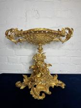 Большая антикварная русская бронзовая золоченая ваза рококо с фигурами